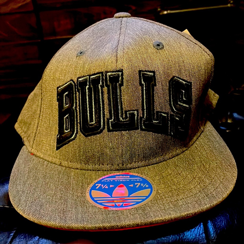 Bulls flat visor hat